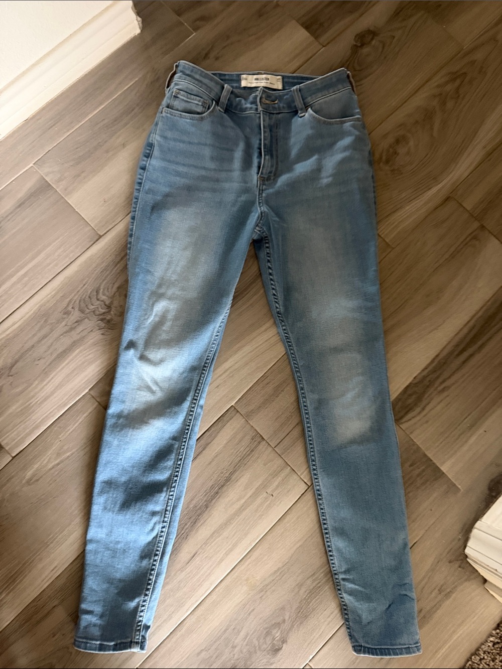 Hollister Light Wash Women’s Skinny Jeans